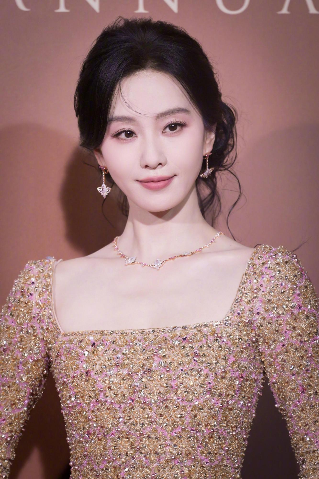 刘诗诗现场生图脸部近照皱纹显现[4]